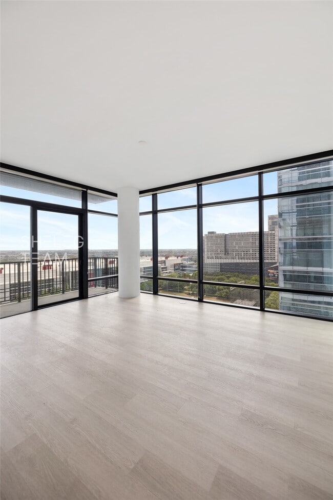 Building Photo - 808 Crawford St Unit 4102