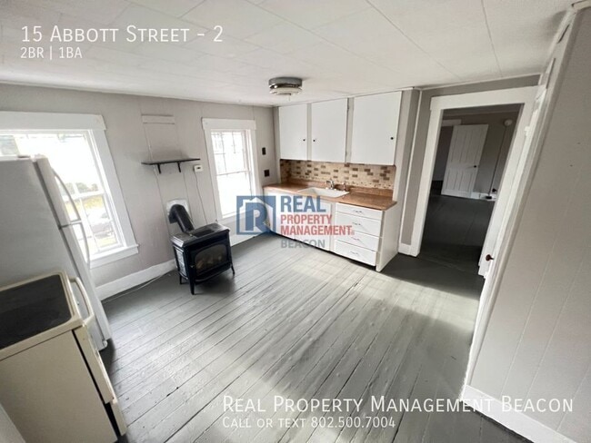 Building Photo - 15 Abbott St Unit 2