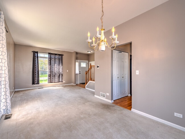 1810 Van Dyke Ln