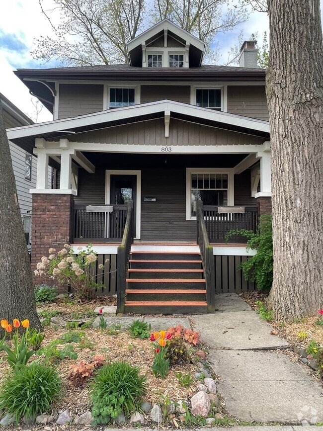 Building Photo - Unique House in Historic Neighborhood!