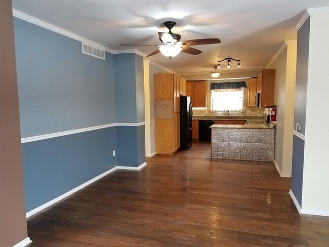 Photo - House For Lease