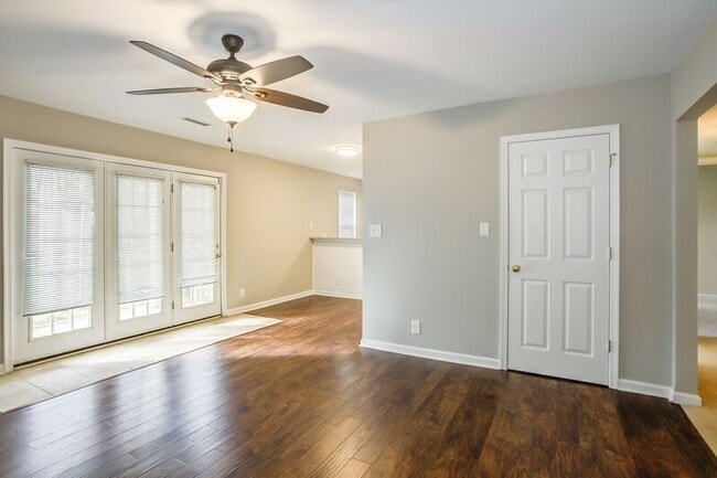 Photo - 1221 Villa Ln Unit B