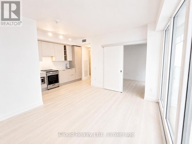 Photo - 3900 Confederation Pkwy Unit 5604