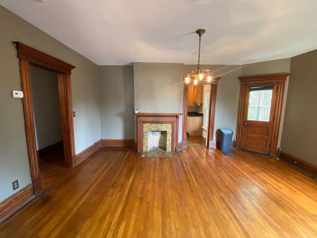 Photo - King Ave 59-61 CR Unit 59