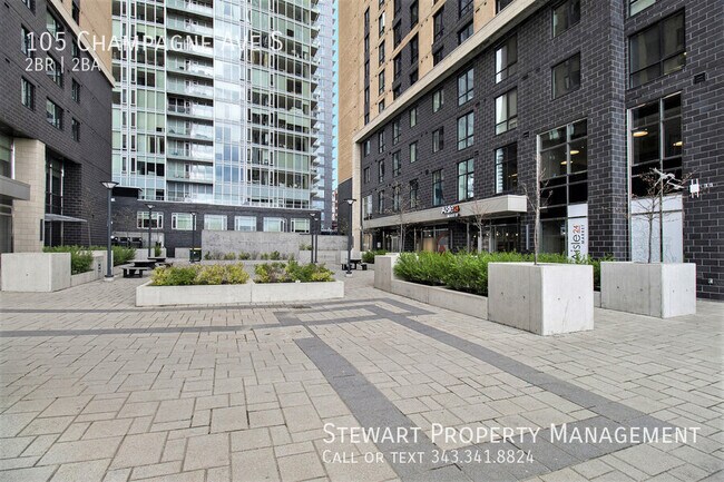 Photo - 105 Champagne Ave S