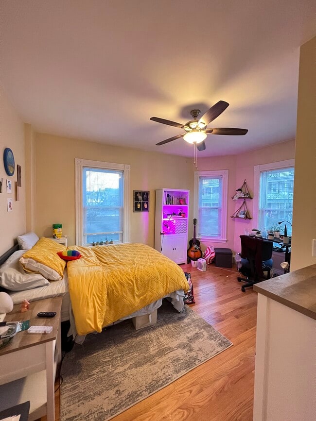 Building Photo - 87 Morrison Ave Unit 1R