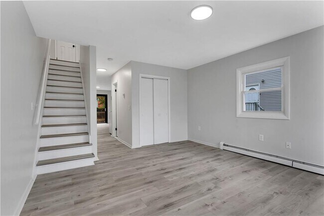 Photo - 105 Roosevelt St