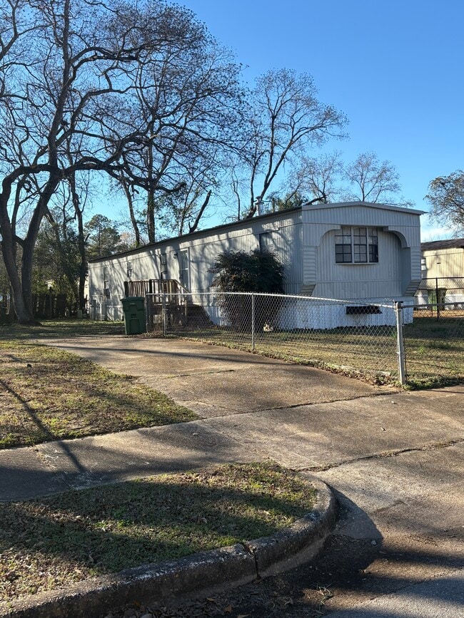 Building Photo - 3409 Margaret Ann Dr