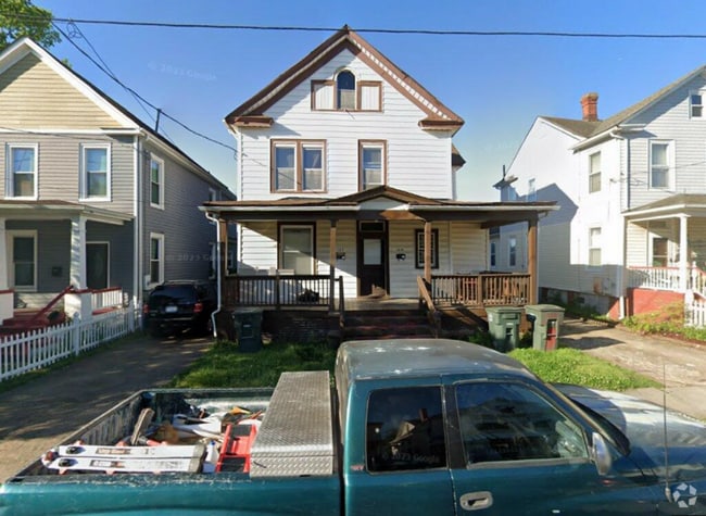 Building Photo - 127 Poplar Ave Rental