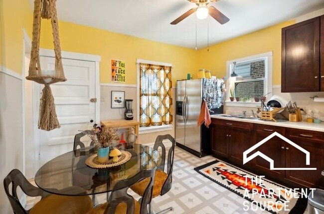 Photo - 5128 W Henderson St Unit 2