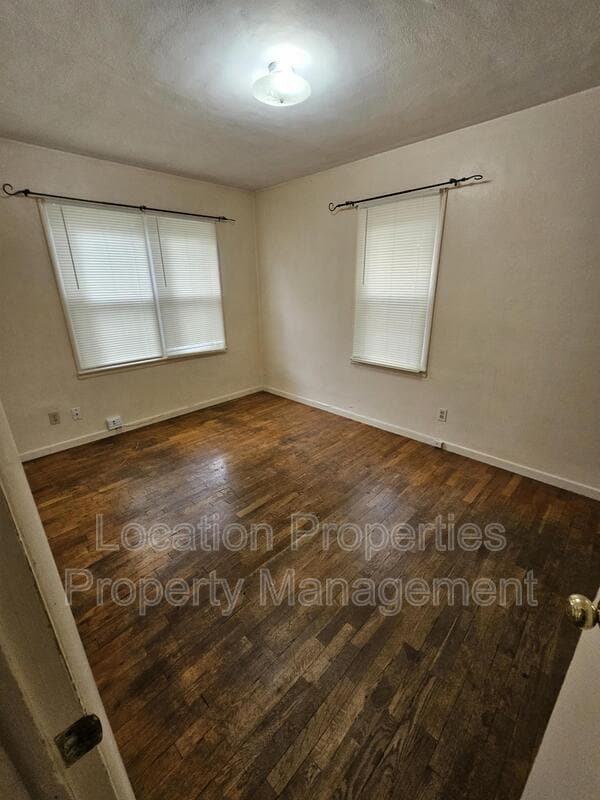 Photo - 1016 Maine St