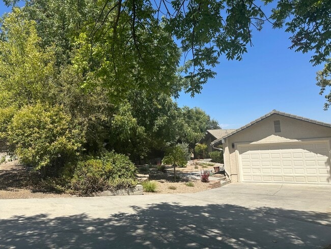 Photo - 744 N Trigo Ln