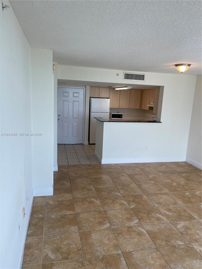 Building Photo - 3000 Coral Wy Unit 1101