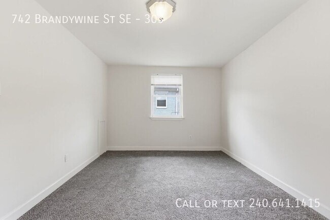 Photo - 742 Brandywine St SE