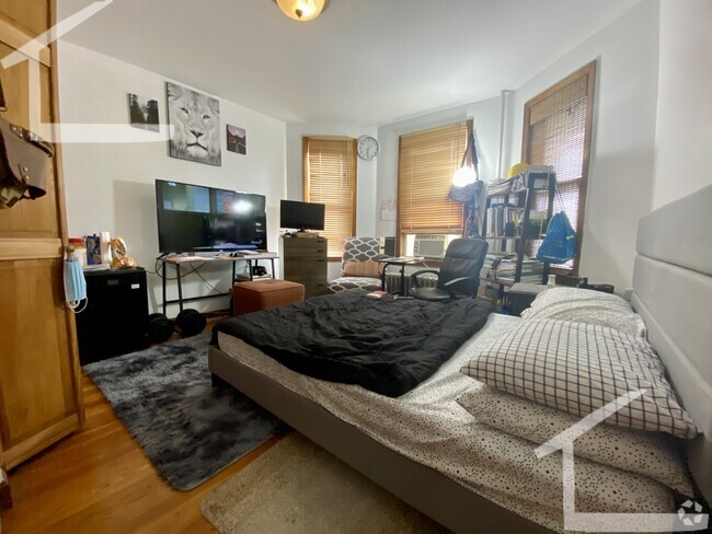 Building Photo - 45 Litchfield St Unit 2 Rental