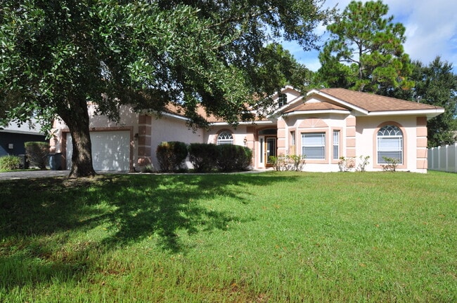 "Spacious 2086 Sq Ft Oasis 4 bedrooms , 2 ... - "Spacious 2086 Sq Ft Oasis 4 bedrooms , 2 ... Apartment