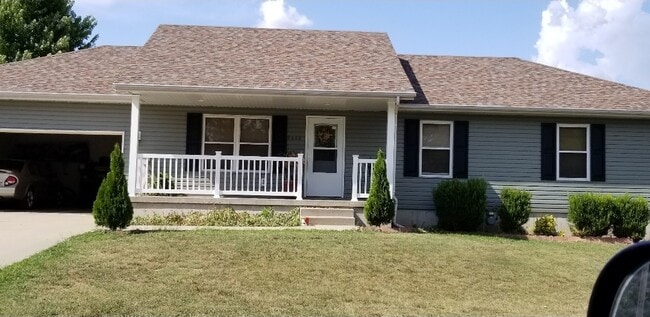 Building Photo - 8660 Brookside Cir