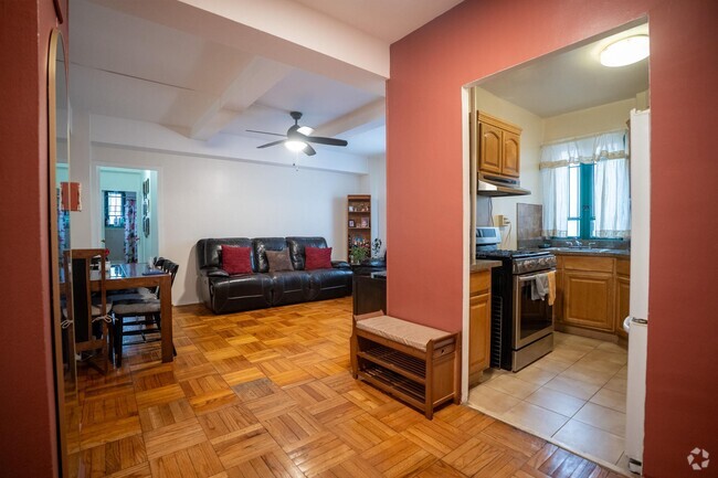 Building Photo - 1675 Metropolitan Ave Unit 4H Rental