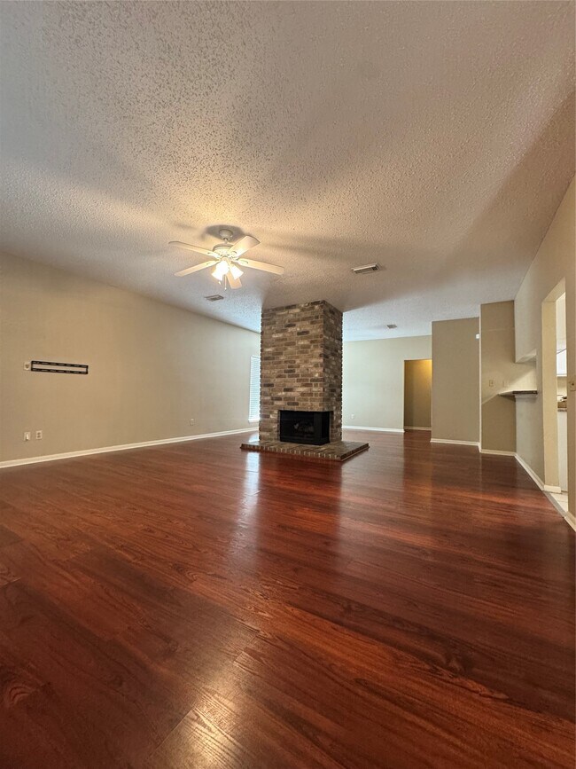 Photo - 11 Cottage Grove Pl