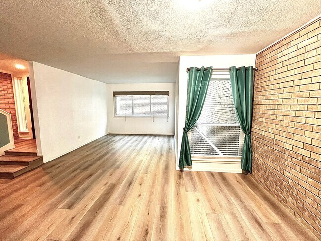 Photo - 70 Chervil Common