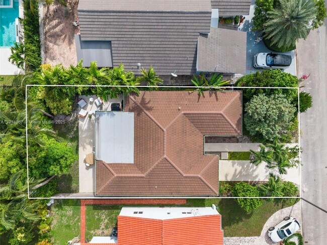 Photo - 9025 Dickens Ave