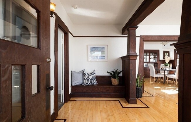 Photo - 127 N Grand St