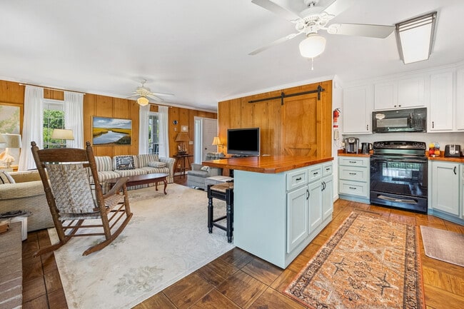 Photo - 256 Pioneer Loop Unit SI ID1253777P