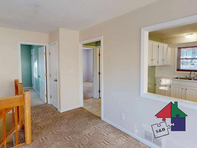 Building Photo - Barre Single Family Home - 4BR 1.5BA with In-Unit Laundry