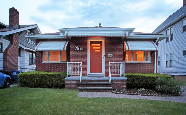 Building Photo - 2186 Chesterland Ave