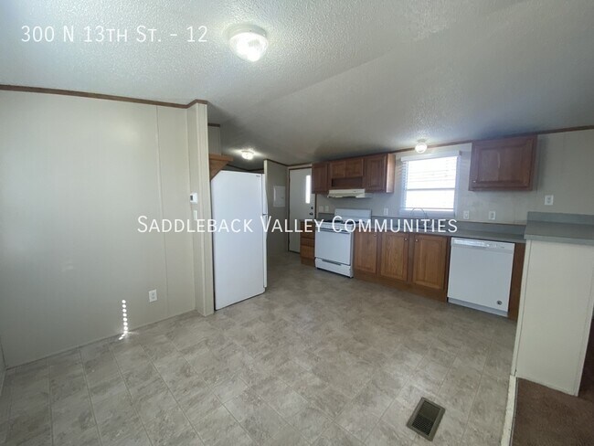 Photo - 300 N 13th St