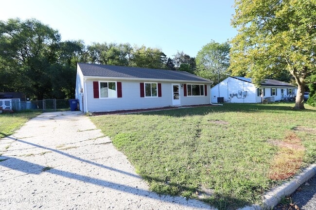 Photo - 207 Coville Dr
