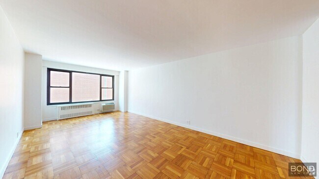 Building Photo - 145 Fourth Avenue Unit 5B Rental