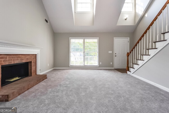 Photo - 160 Willow Tree Terrace