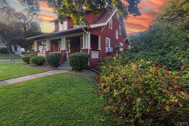 Photo - 6 Sanger Ave