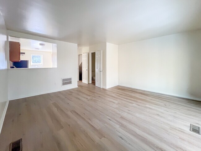 Photo - 32 Fox Hill Dr