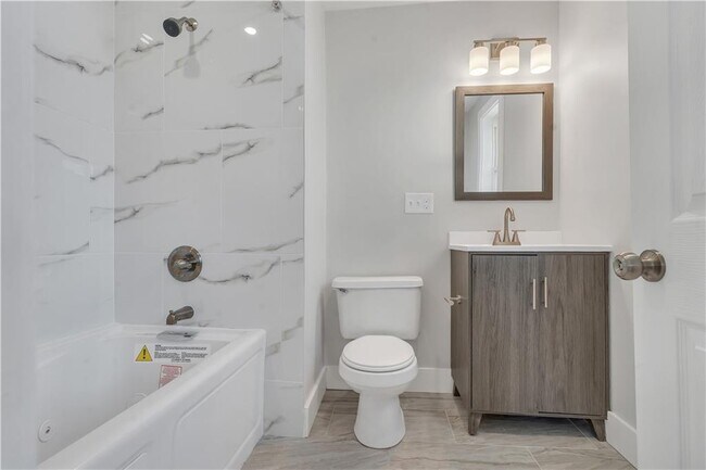 Photo - 382 Orms St Unidad 3