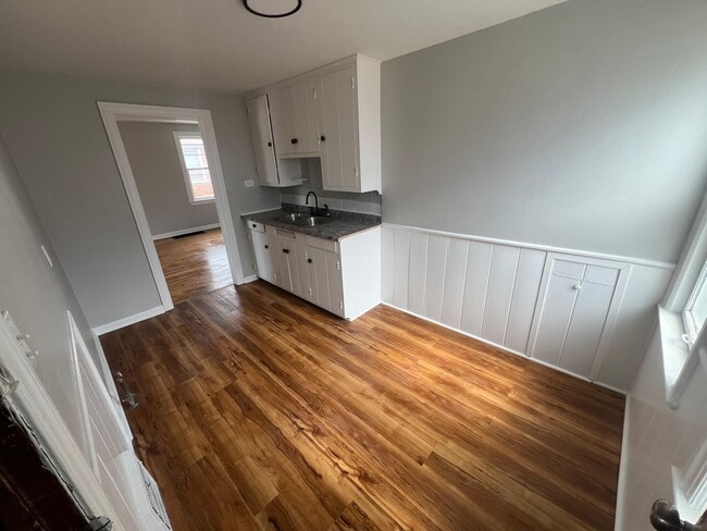 Photo - 525 E 222nd St Unit 1