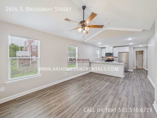 Photo - 2604 Broadway St