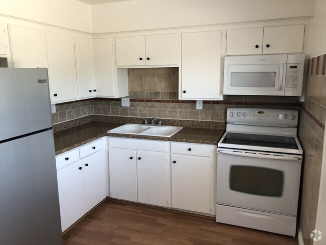 Building Photo - 2335 Daley St Unit 4 Rental