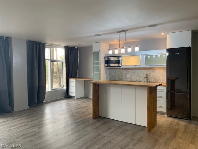 Photo - 3111 Bel Air Dr Unit 211