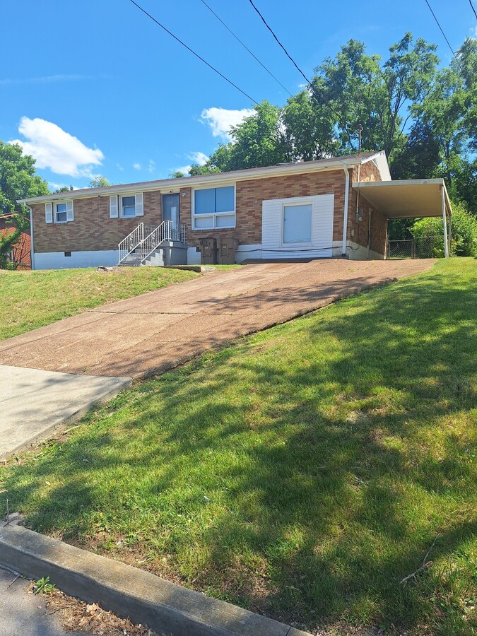 Photo - 3230 Spears Rd