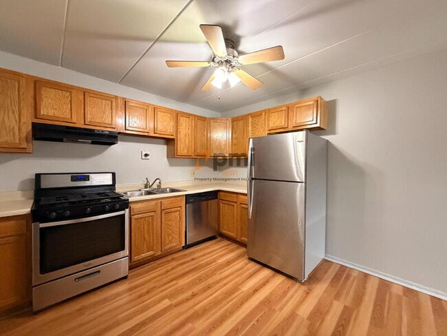 Photo - 111 Harrington Ave Unit Apt 4