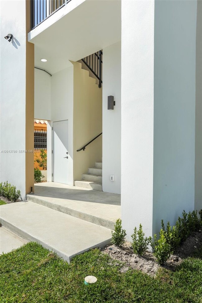 Photo - 120 SW 35th Ave