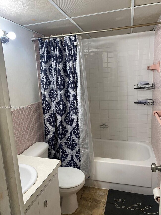 Photo - 1732 Meridian Ave Unidad 502