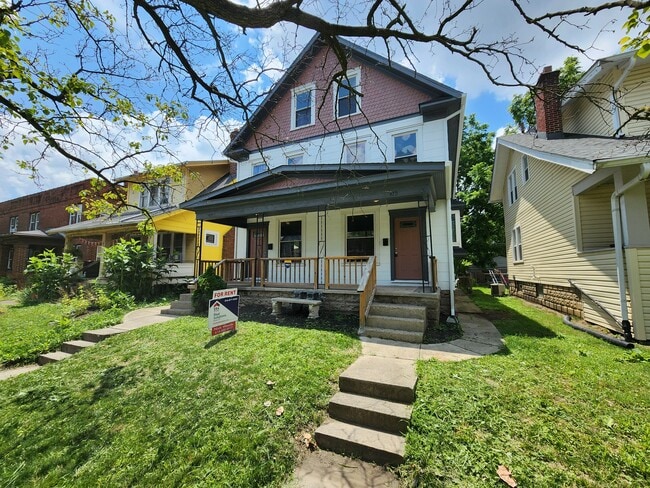 Photo - 477 Wyandotte Ave Unidad 475