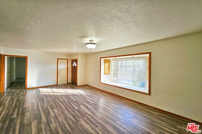 Photo - 9321 Donna Ave