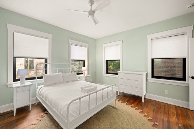 Photo - 1918 Vine St Unit ID1315619P