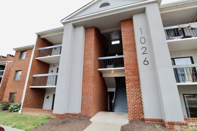 Building Photo - 3 bedroom condo for rent with great sunris...