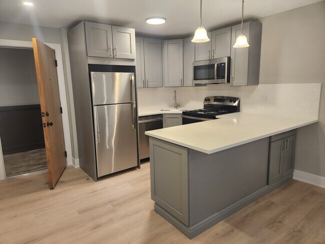 1212 N La Salle Dr Unit 5