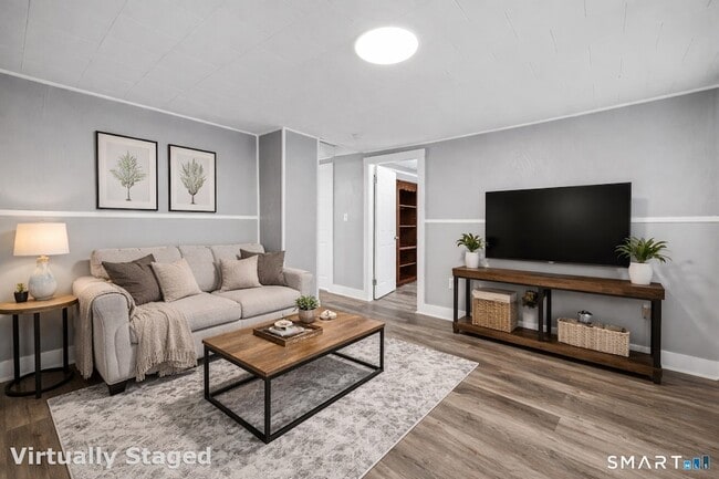 Building Photo - 62 Edgewood Rd